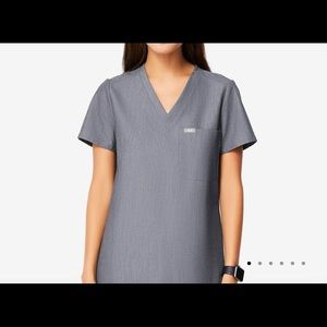 Figs scrubs large graphite set.